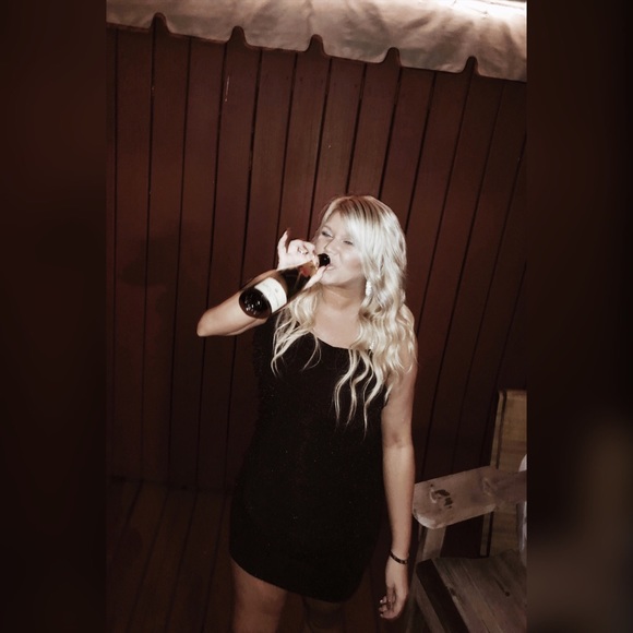 Meet your Posher, Bree - Picture 3 of 8